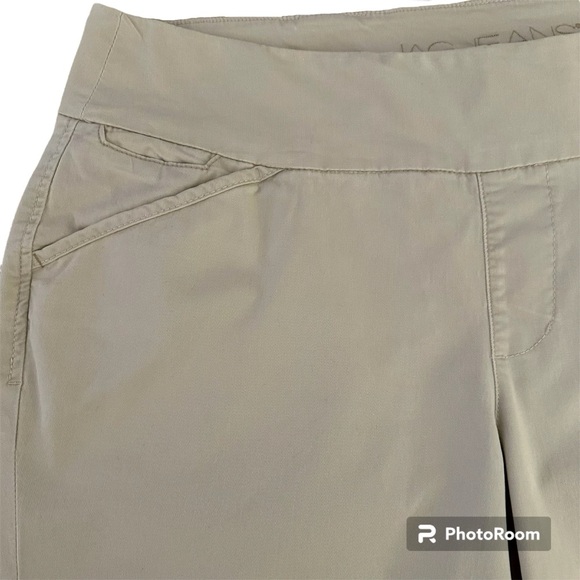 Jag Jeans Ainsley 8” Pull-On Light Khaki Shorts Plus Size 18W - Picture 3 of 6